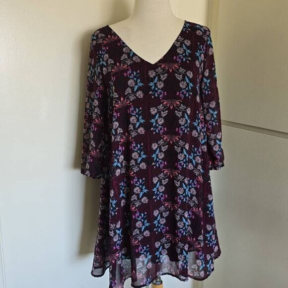 Tempted black floral a-line shift dress with lace open back, EUC, Sz. M - Picture 1 of 8